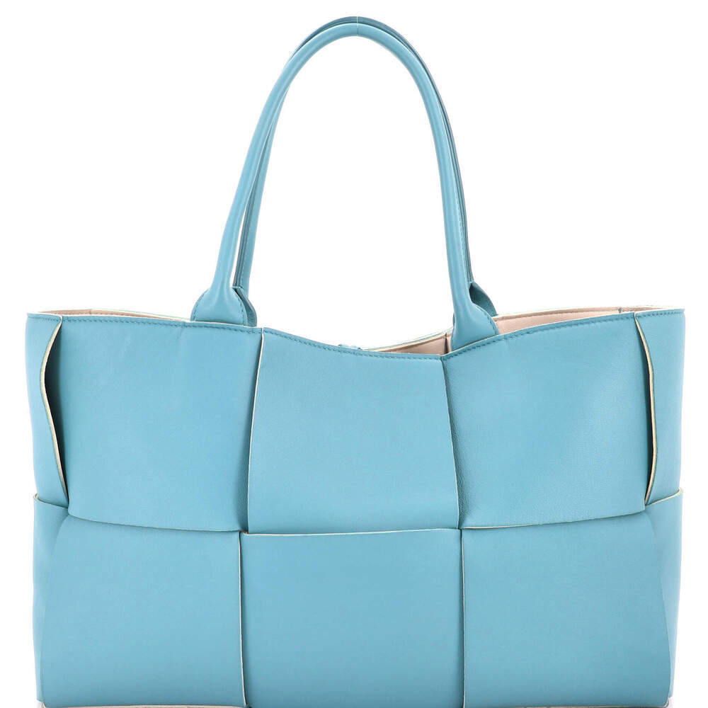 Bottega Veneta Medium Arco Tote
